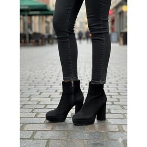 Gianvito Rossi Foley Boots Black Suede Ankle Block Heel 39